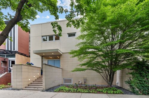 1755 Wilmot Ave, Chicago, IL 60647-5523