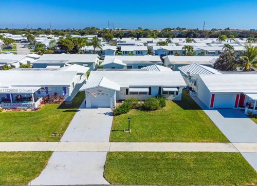 902 18 St, Boynton Beach FL 33426-5429 exterior