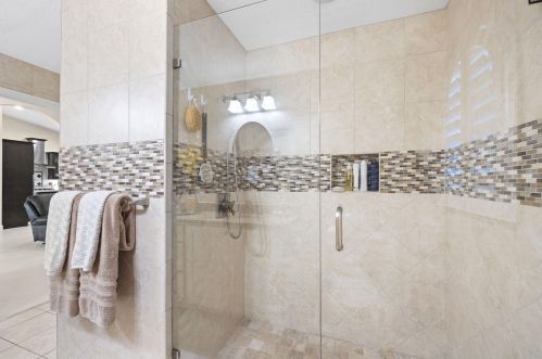 1292 Bent Pine Cv, Fort Pierce FL 34986-2102 exterior