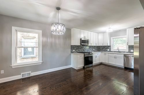 2121 77th Ct, Chicago IL  60707-3017 exterior