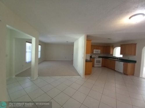 1662 Carillo Ave, Fort Pierce FL 34953-1745 exterior