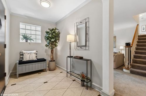 5800 Kenneth Ave, Chicago IL  60646-5910 exterior