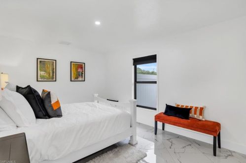 1919 Countess Ct, Naples FL 34110-1005 exterior