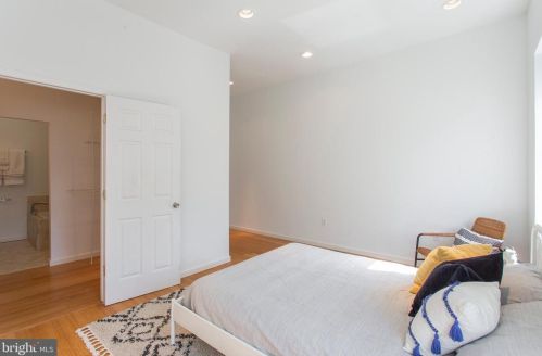 1733 Ellsworth St, Philadelphia PA 19146-3011 exterior