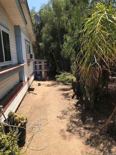 27260 Jarvis St, Perris CA 92570-8677 exterior