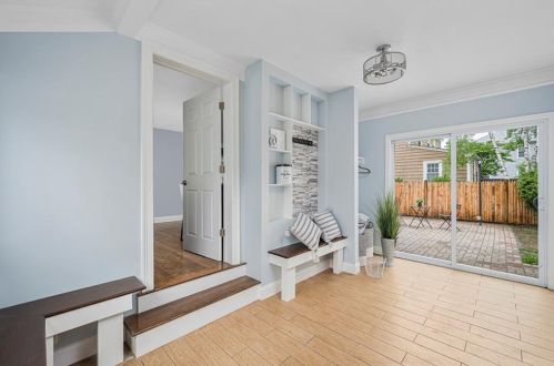 4 Mount Ave, Providence RI  02906-3410 exterior