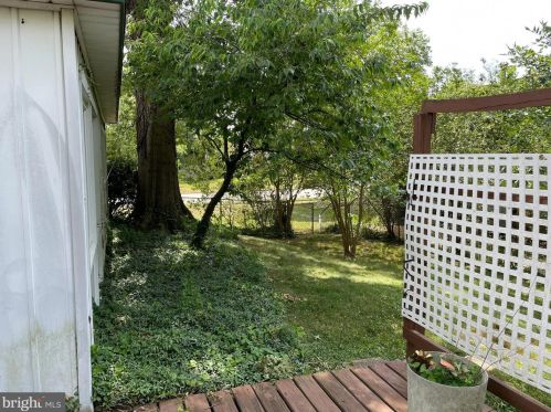 4000 Javins Dr, Alexandria VA  22310-2037 exterior