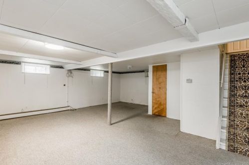 93 Sheridan Rd, Enfield CT 06082-4127 exterior