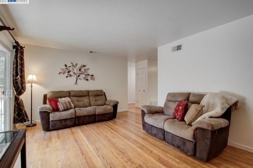 3407 Dormer Ave, Concord CA 94519-1603 exterior