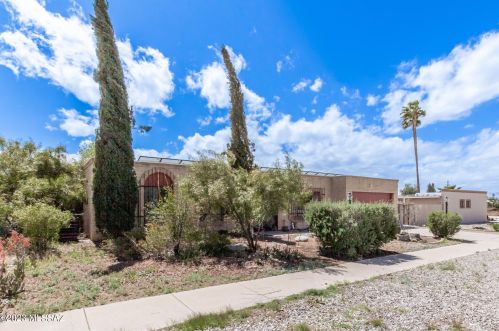 9122 29th St, Tucson, AZ 85710-8012