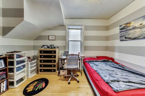 3831 Central Park Ave, Chicago IL 60618-4102 exterior