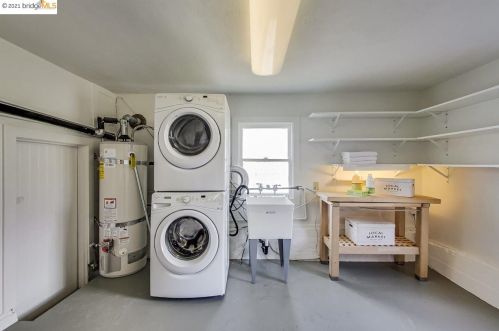 1310 Santa Fe, Berkeley CA 94702-1027 exterior