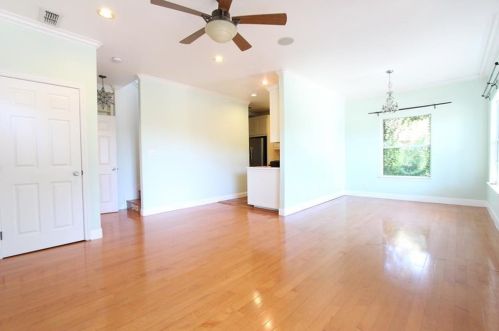 2300 8th St, Austin TX  78702-3524 exterior