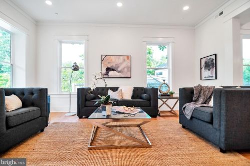 102 Ritchie Ave, Silver Spring MD  20910-5112 exterior