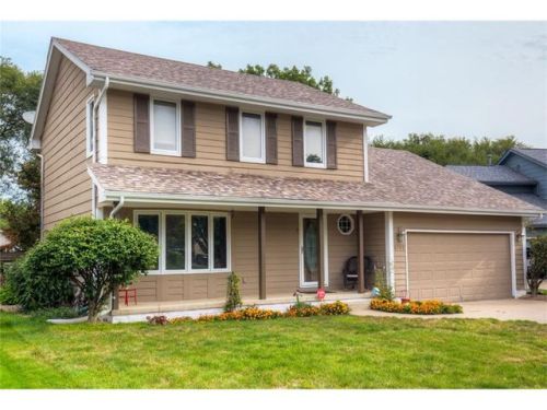 6705 Brook View Dr, Des Moines, IA 50322