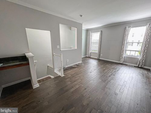 8517 Towne Manor Ct, Alexandria VA  22309-4504 exterior