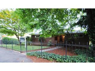 954 Terrace Dr, Salem, OR 97304-3726