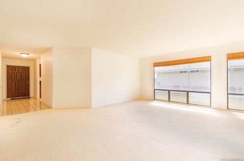 2146 Halakau St, Honolulu HI 96821-2631 exterior