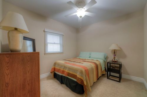 4340 Mozart St, Chicago IL 60618-1528 exterior