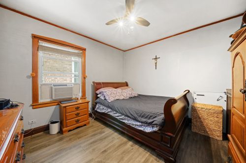 5238 Nelson St, Chicago IL 60657-3042 exterior