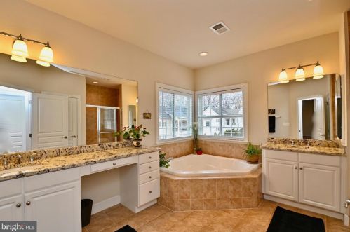 5718 Colfax Ave, Alexandria VA 22311-1012 exterior