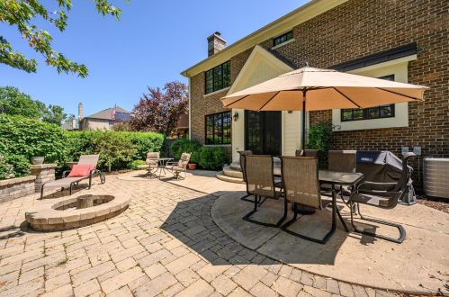 562 Linden Ave, Elmhurst IL 60126-4029 exterior