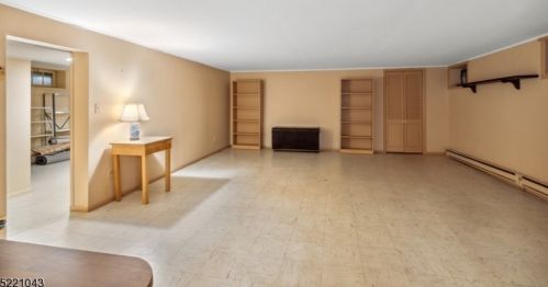 53 Highlander Dr, Scotch Plains NJ 07076-2419 exterior