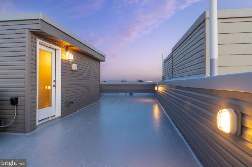 1720 22nd St, Philadelphia PA 19145-1943 exterior