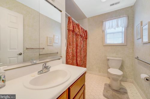 311 Wagon Wheel Cir, Columbus NJ exterior