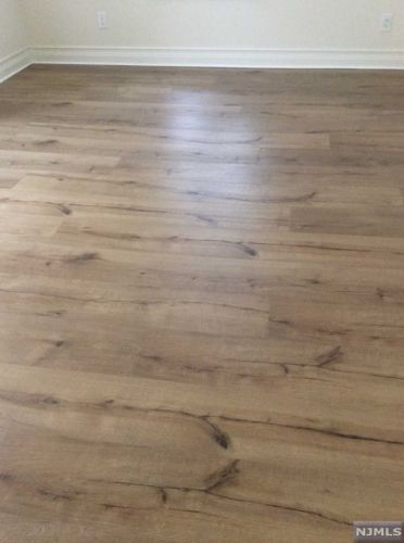 620 Plum Ter, Mahwah NJ  07430-3441 exterior