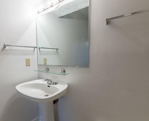 1152 Lynmoor Dr, Atlanta GA 30319-4126 exterior