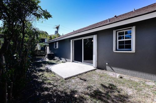 620 Oak St, Boynton Beach FL 33435-2807 exterior