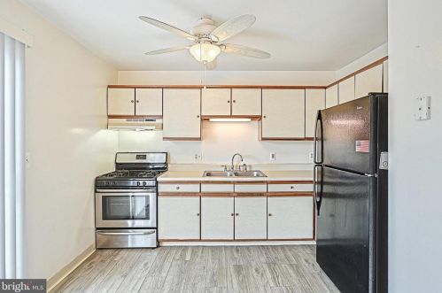 154 Ctr St, Hanover PA 17331-2828 exterior