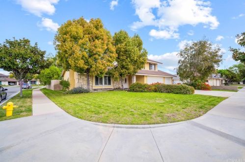 1871 Bryan Ave, Tustin CA 92780-4703 exterior