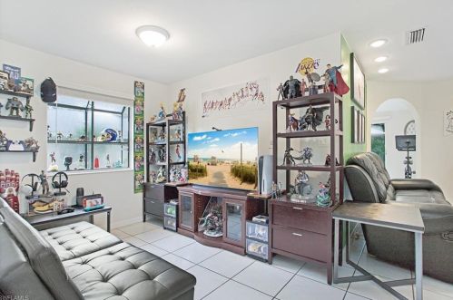 5290 Floridan Ave, Naples FL 34113-7896 exterior