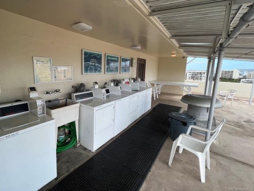 1710 Makiki St, Honolulu HI 96822-4489 exterior