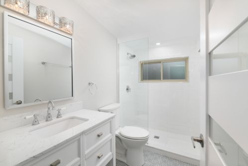 7810 Cressett Dr, Chicago IL  60707-1344 exterior