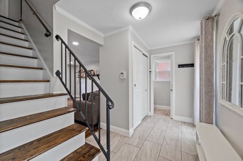 62 Carleton Dr, Pittsburgh, PA 15243-1336