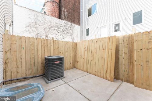 2651 Collins St, Philadelphia PA  19125-1408 exterior