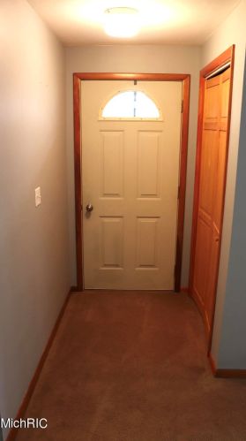 3821 Ellen St, Meskegon MI 49444-4067 exterior