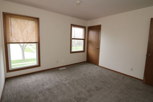 1222 Amberwood Dr, Bull Valley IL 60014-1825 exterior