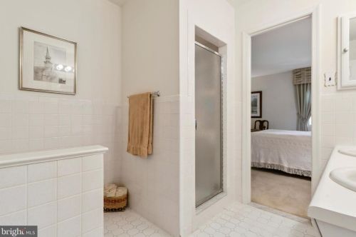 2195 Terwood Rd, Huntingdon Valley PA 19006-5509 exterior