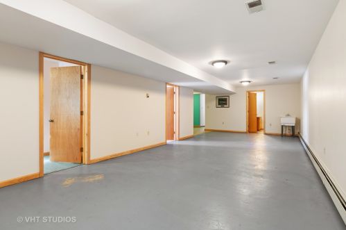 3915 Wilderness Rdg, Bull Valley IL 60012-1718 exterior