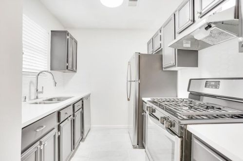 5410 Forest Downs Cir, Atlanta GA  30349-2488 exterior