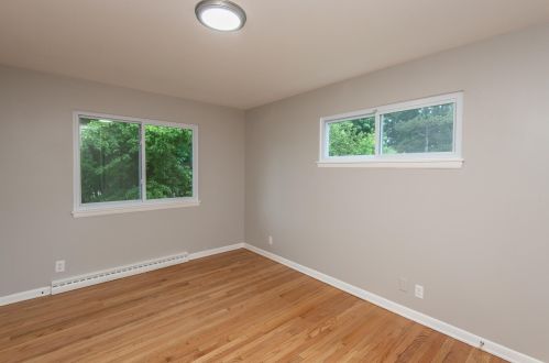 8084 Grandview Dr, Milwaukee WI  53223-3429 exterior