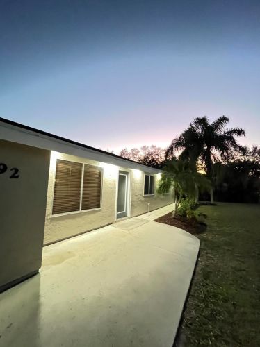 592 Whitmore Dr, Fort Pierce FL  34984-4570 exterior