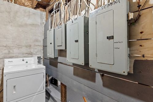 9 Elizabeth St, Worcester MA 01605-2949 exterior