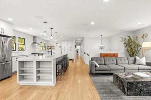 72 Regan Rd, Ridgefield CT  06877-1424 exterior