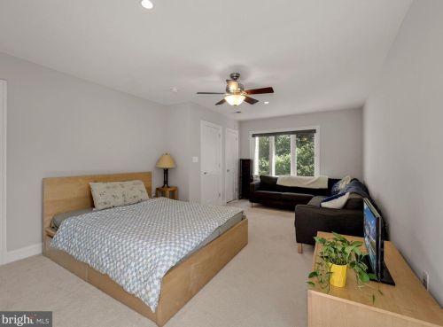 1111 Highland Dr, Silver Spring MD 20910-2220 exterior