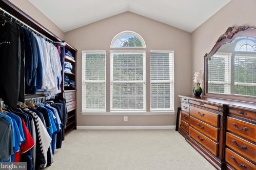 6802 Morning Brk Ter, Alexandria VA 22315-6117 exterior